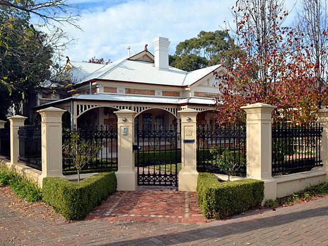 Fence company in Los Angeles - Publіkatsіia-v-blozі-globusgatescom-05062024-11 19 56-96614 Tips for Choosing Durable Materials and Designs